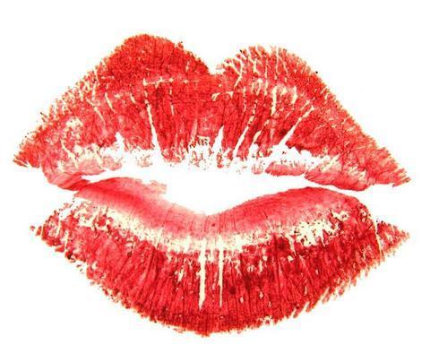 kiss to lips